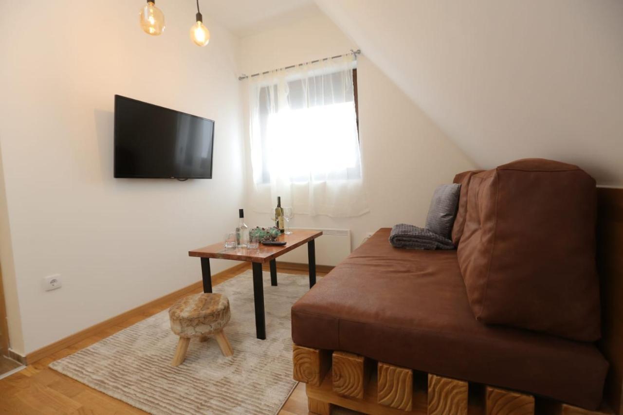 Wood Apartmani - Vila Zimska Idila Яхорина Екстериор снимка